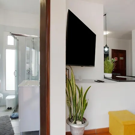 Lolita Com Terraco קאניקו