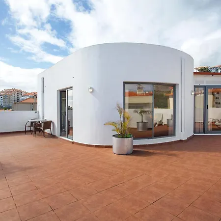 Lolita Com Terraco *