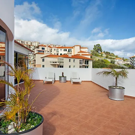 Lolita Com Terraco דירה