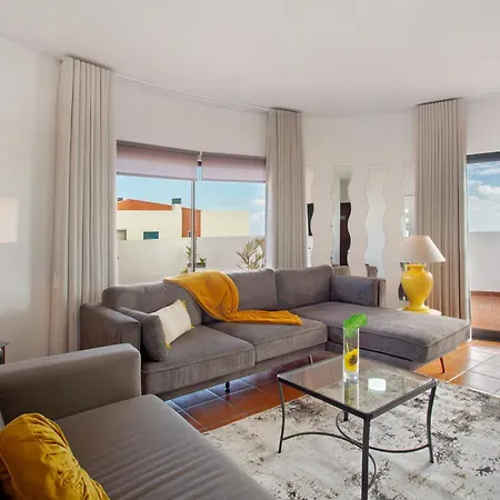 Lolita Com Terraco קאניקו