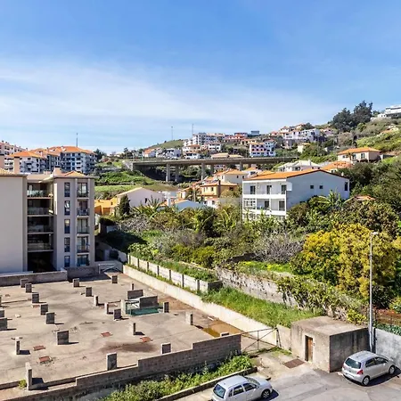 Lolita Com Terraco Канису